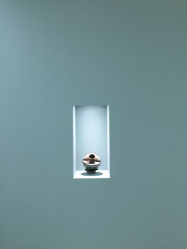 《翻譯-青銅器》 20×20×37cm 肥皂、銅箔、香料 2009
