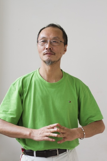 呂勝中
