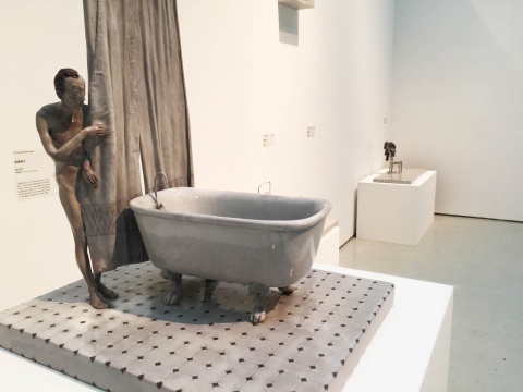 彭漢欽   《空房間2》  52×36×42cm  鑄銅著色  2013
