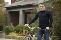 唐炬  接下來(lái)我將以全球巡展的方式展示我的藏品,劉小東,段建偉,范勃,唐炬,陳逸飛,申玲,段 正渠,曹力,段正渠,毛焰