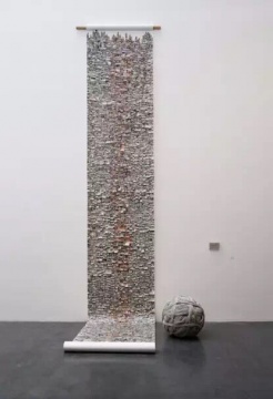 王雷 《人民日報》線球直徑80cm 展覽尺寸可變 報紙搓球 2014