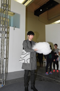 藝術(shù)“理想國”怎么能沒有夢想呢？彭顯鋒《云工廠》圓你兒時想摘一朵“棉花糖”的美夢。