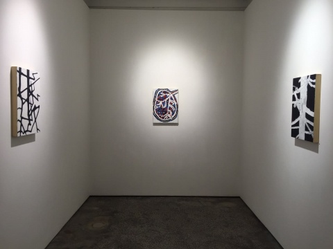 寬云首次亮相其作品《樹》系列

