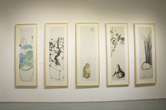 曹遠(yuǎn)平作品 《凈荷圖之二》、《盆松》、《猴》、《兔》、《草蟲》 182×48cm（單幅）紙本水墨 
