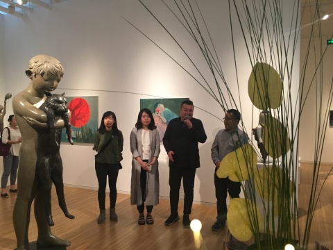 展覽開幕式，左起：忻洛汀、劉知音、李偉、Hi藝術中心負責人伍勁
