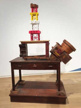 王邁  《西天取經(jīng)N0.2》  130×180×70cm×7   游戲機(jī)、798舊木模、PVC   2012-2014