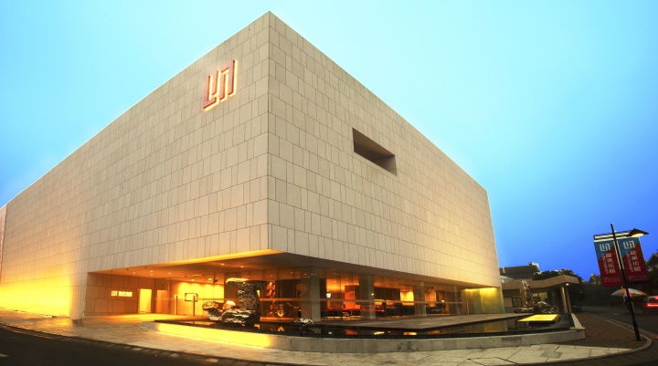 龍美術(shù)館浦東館外景
