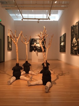 杜春風(fēng)《景觀人》150×60×52cm×4 香樟木&雜木 2015
