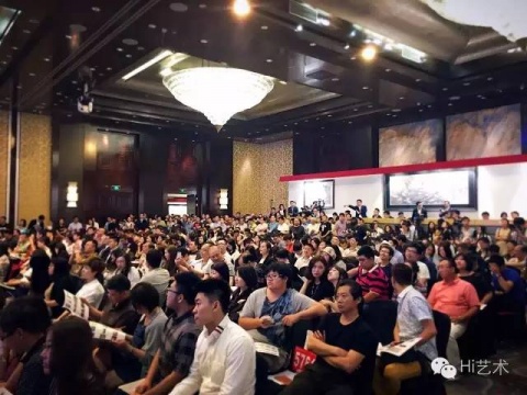 隨著時間的推移，夜場高潮不斷
