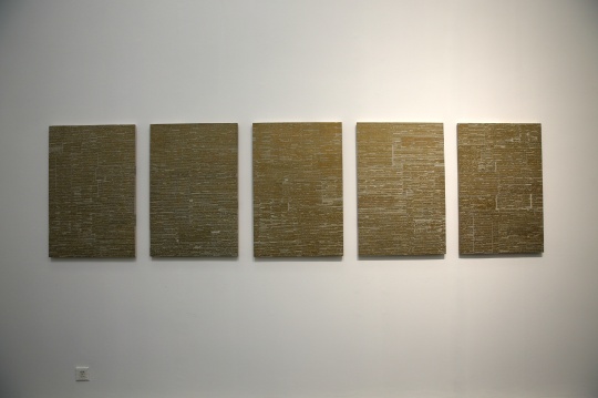 申凡 《標(biāo)點(diǎn)003》90×300cm（五件 每件90×60cm）木板上綜合材料 2014 
