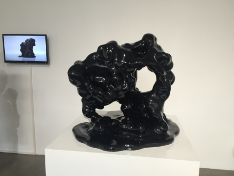 周長勇 《太極》 73×83×76cm 玻璃鋼、多媒介視頻 2015
