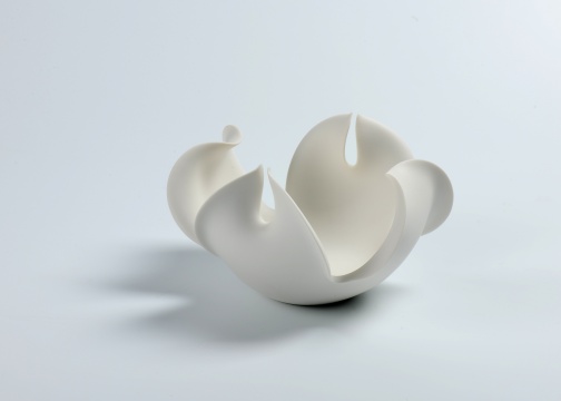 金貞華 《悄然的變化系列-5》 23×23×14cm  瓷 2013
