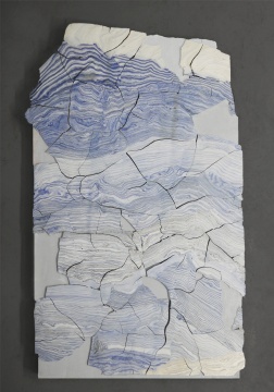 孫月 《巖-陽》 240×160cm   瓷 2016
