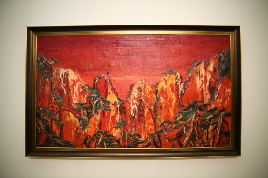 尹朝陽 《紅山》 150×260cm 布面油畫 2013
