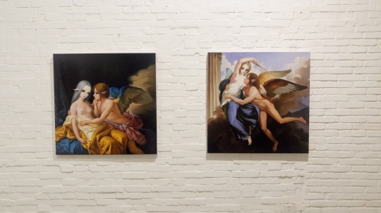 左：《天使之戀二》 90×90cm 布面油畫(huà) 2015；右：《天使之戀一》 90×90cm 布面油畫(huà) 2015
