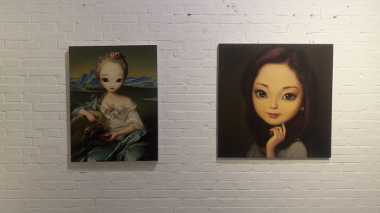 左：《江山美人之二》 60×80cm 布面油畫(huà) 2014；右：《美麗天使鄧麗君》 80x80cm 布面油畫(huà) 2014
