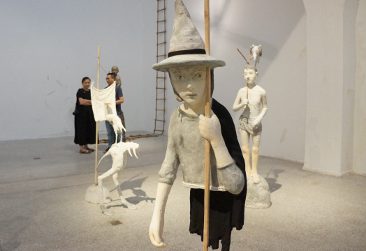 《守望者》 40x32x190cm 聚氨酯 紙漿 松木 水墨上色 2016
