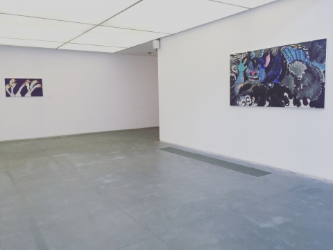 最后一間展廳內(nèi)的梁纓作品
