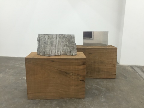 郭工 《不銹鋼》 70×20×38cm、60×18×39cm  不銹鋼 2016
