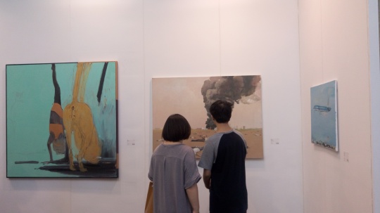 展覽現(xiàn)場的架上作品
