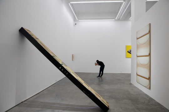 《我過去的情人變老了》的另一部分 350×40×15cm 木面油畫 2008
