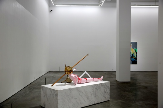 陳天灼 《親愛的》 152×200×90cm 不銹鋼鍍鈦 版數(shù)5 2016 
