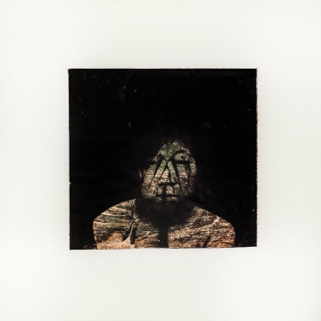 《石頭上的肖像 2》 2012，膠片，綜合材料，15×15 cm