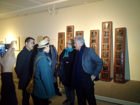 展覽現(xiàn)場(chǎng)，策展人陳航峰（左一）、劉太格（右一）
