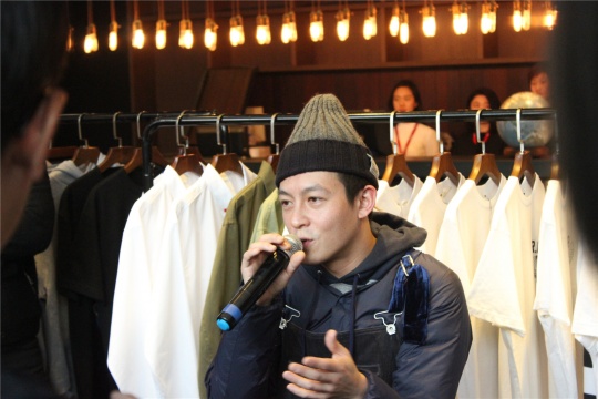 陳冠希在接受媒體采訪
