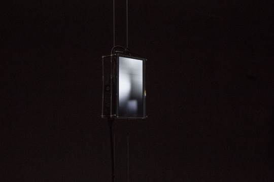 《絮語》三通道同步畫面，四聲道音頻 Audio Visual 2016
