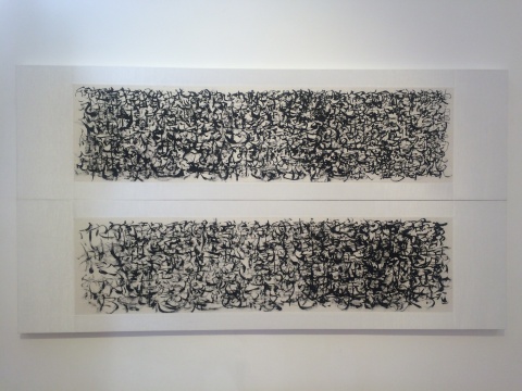 陶艾民 《鳥書55》、《鳥書57》 139×35cm×2 舊宣紙 墨 丙烯銀 2016