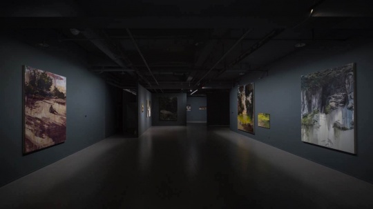 OCAT西安館一層“呂松：流”展覽現(xiàn)場(chǎng)
