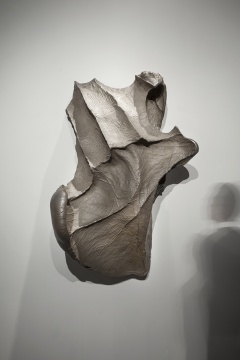 《手跡3》165 x 100 x 72 cm 鑄銅 2014-2017

