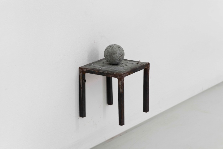張如怡《桌子-1》10x10x10cm 綜合材料 2012
