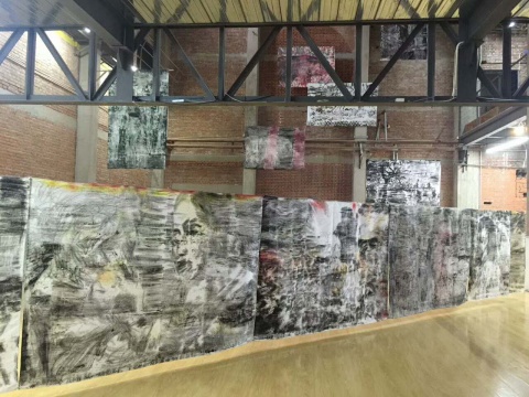 “于艾君：摸黑”展覽現(xiàn)場

