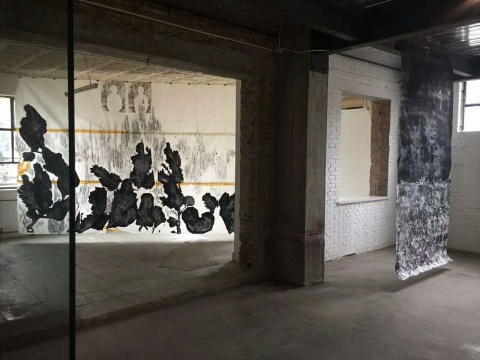 “于艾君：摸黑”展覽現(xiàn)場
