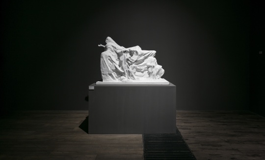 《干預(yù)的褶皺研究-彼此》140×55×90cm 綜合材料 2014
