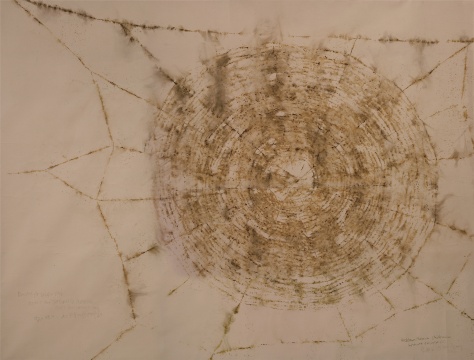 蔡國強《蜘蛛網(wǎng)-為大英博物館做的計劃》400 cm x 300 cm 紙面火藥粉 2004

圖片由山藝術(shù)文教基金會提供
