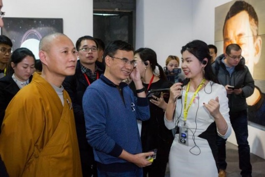 涂思美育陳柯伊為騰訊創(chuàng)始人張志東與龍泉寺賢書法師導賞《覺·物》展覽
涂思美育陳柯伊為騰訊創(chuàng)始人張志東與龍泉寺賢書法師導賞《覺·物》展覽