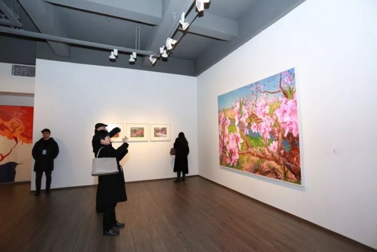 周春芽、方力鈞雙人展 身處“風(fēng)云之中”，游心“風(fēng)云之外”