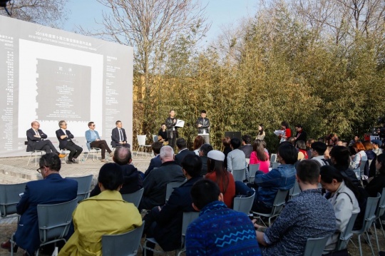 第十屆三影堂攝影獎(jiǎng)“起承” 王拓18分鐘的影像作品《審問(wèn)》奪魁