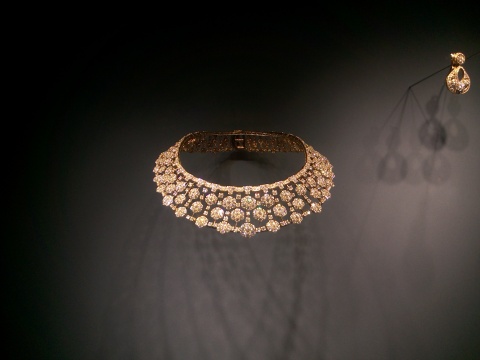 珠寶與藝術(shù)的優(yōu)雅相遇，梵克雅寶典藏臻品回顧展亮相今日美術(shù)館