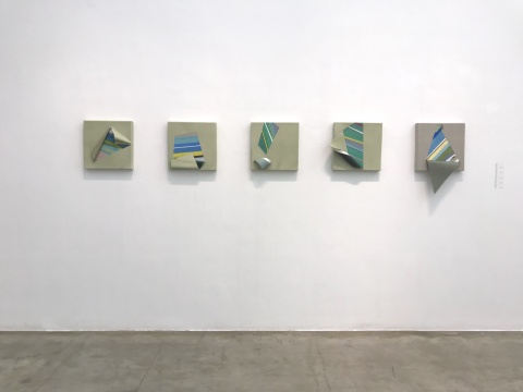 余曉第三次個展，把繪畫藏起來，把過程給你看
