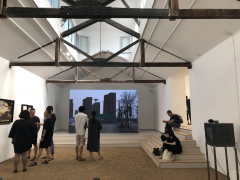 興之所至，相約拾萬(wàn)空間“不作意義”的新空間首展