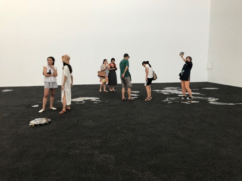 趙趙個(gè)展現(xiàn)場(chǎng)
