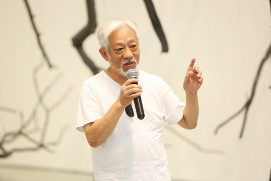  著名的評論家、策展人 栗憲庭先生
