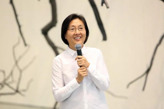 王式廓基金會創(chuàng)始理事、秘書長王群女士
