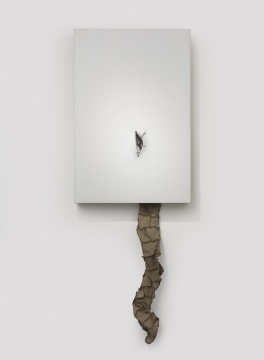 曹雨 《Mother》 亞麻布、木框，（120+31）×80×15cm 2016