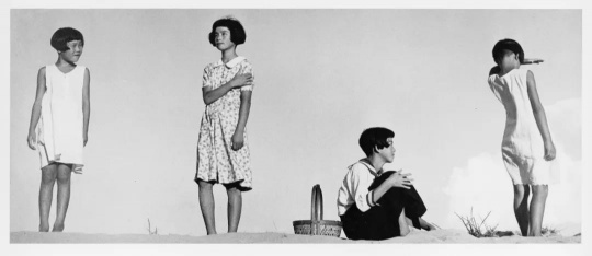 植田正治，《少女四態(tài)》，1939年
