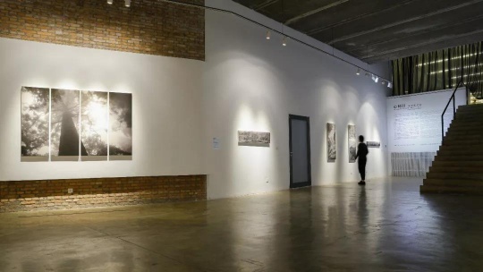 中秋前夕三影堂雙展齊發(fā)  植田正治與秋麥攝影作品的隔空“對話”